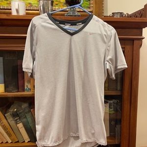Nike Men’s M, gray running shirt, gray, polyester/ cotton, short sleeve